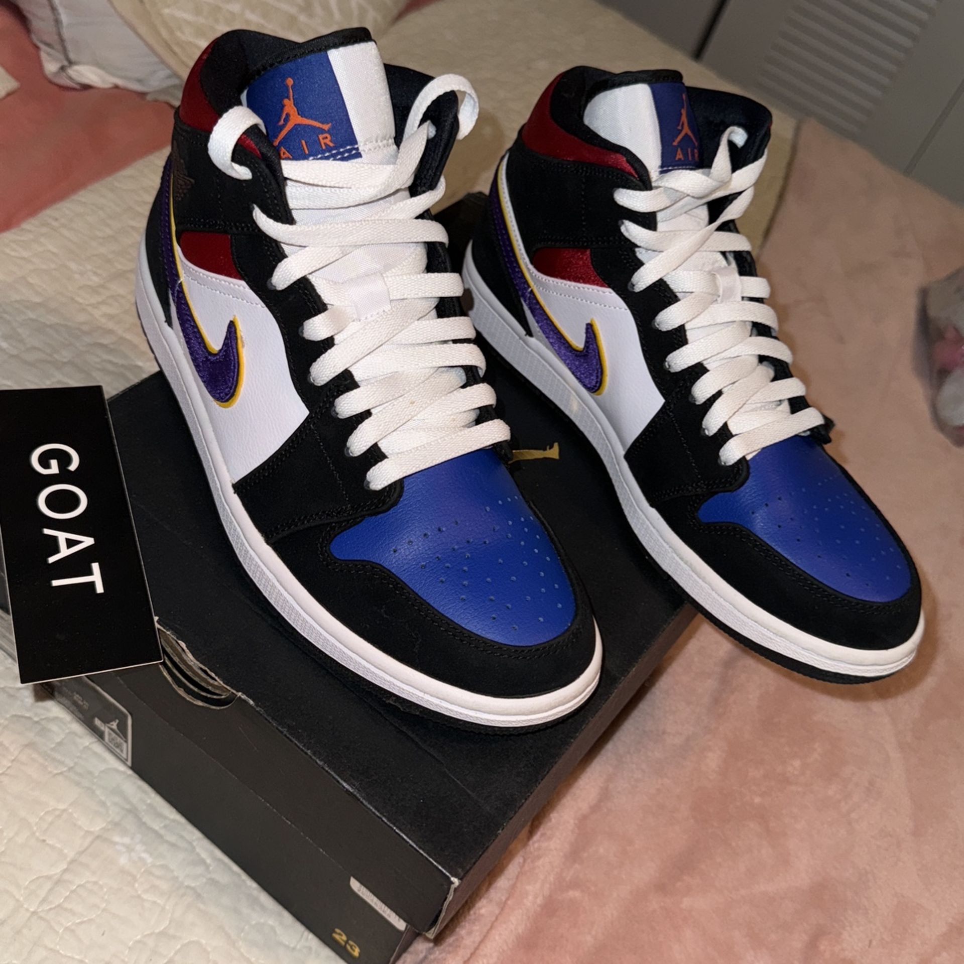 Air Jordan 1 Mid SE