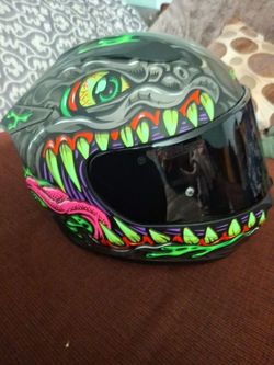 Motorcycle helmet