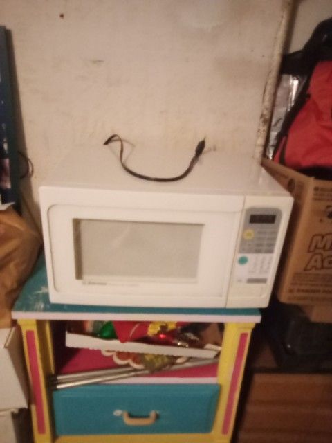 White Emerson Microwave