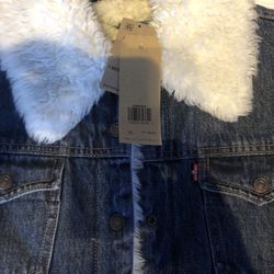 Womens Levi’s Crop Jean Jacket