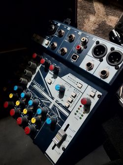 Soundcraft Notepad-8FX 8