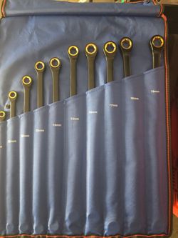 Metric Ratchet Wrench Set with Roll Pouch