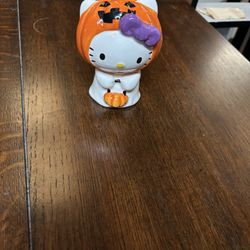 Halloween Hello Kitty Decorative Figure