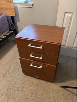 File drawer with keys
