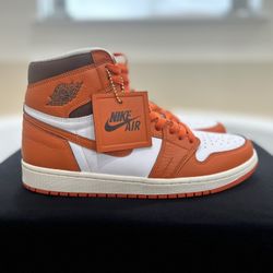 Air Jordan Retro 1s Size 9.5m.    129$ Obo