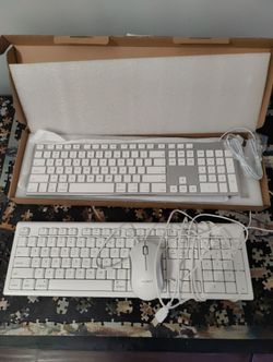 2 apple Mac keyboard with Usb cable and mouse