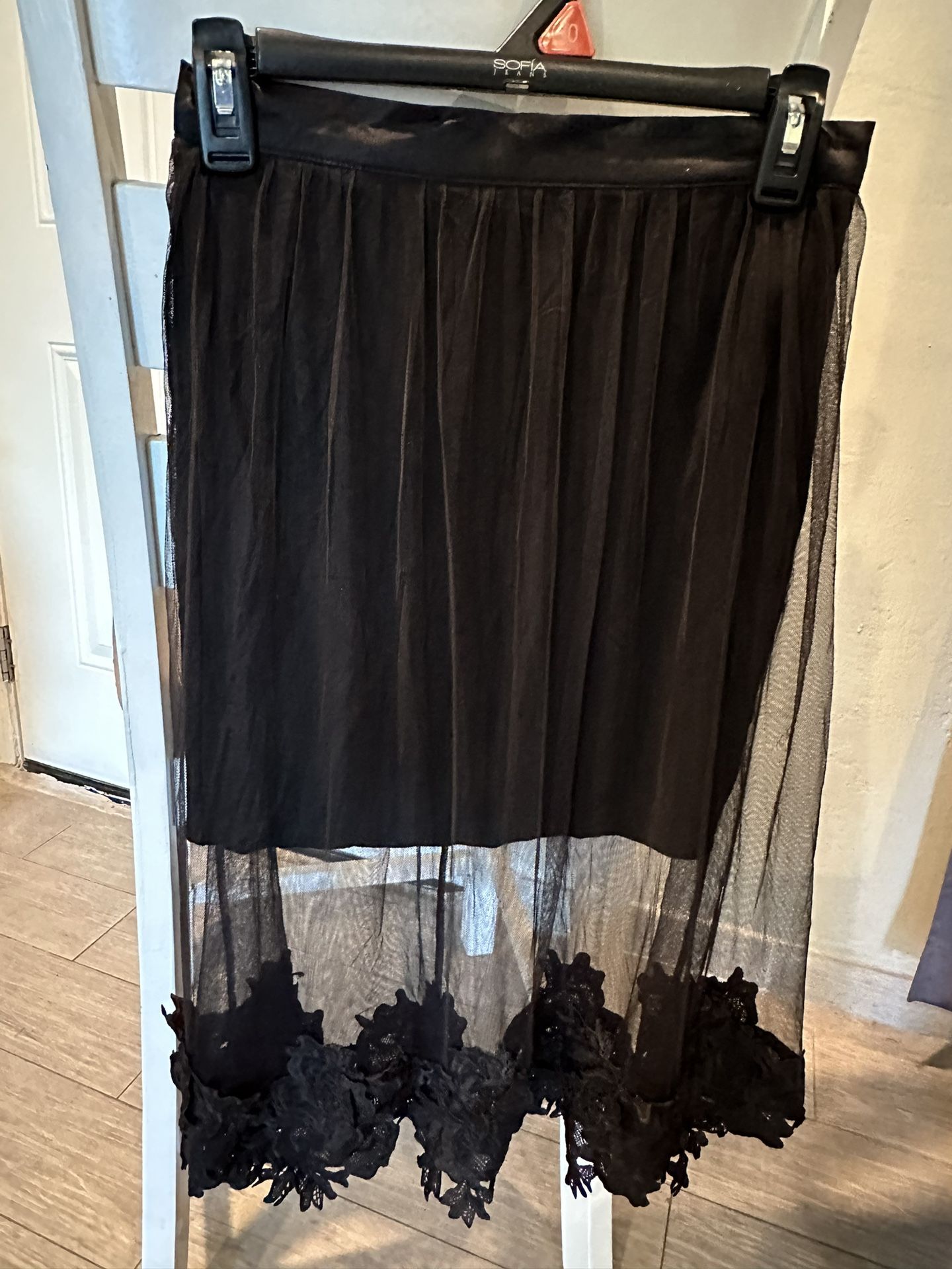 Forever 21 Lace Skirt Size Small $3