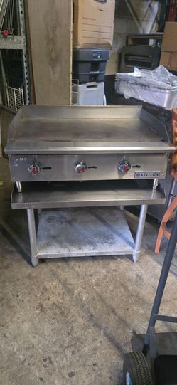 KINTERA/GLOBE 36" GAS GRIDDLE W/EQUIPMENT STAND