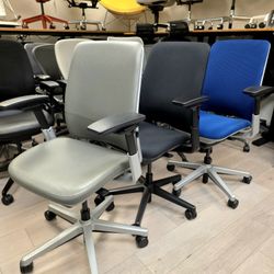 🔥LIKE NEW!🔥STEELCASE AMIA CHAIRS FULLY ADJUSTABLE ARMS & LUMBAR SUPPORT SEAT DEPTH TILT LOCK TILT TENSION ADJUSTMENTS OVER 350 AVAILABLE! 