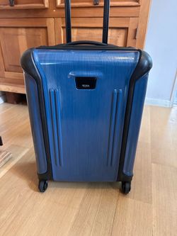 Tumi Vapor Carry on