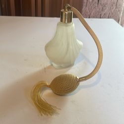 Perfume bottle glass with atomizer