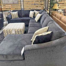Brand New Ashley ELTMANN SLATE LARGE SECTIONAL 