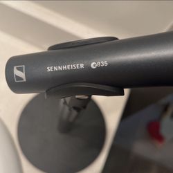 Sennheiser E835 Microphone And Accessories
