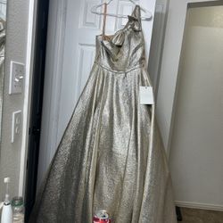 Mac Duggal Metallic gold Formal dress