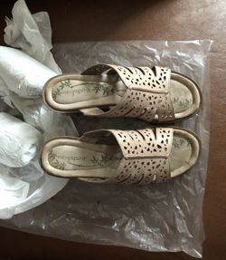Easy Spirit Beige Leather Sandals Size 7
