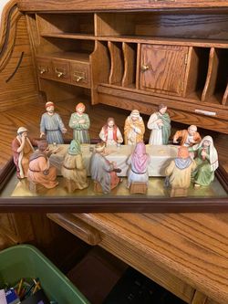 Last Supper Figurine Set with Display Base