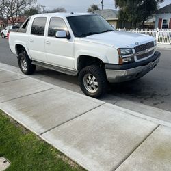 2005 Chevy Avalanche 