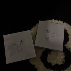  Apple Airpods (2nd Generation) with Charging Case - White 