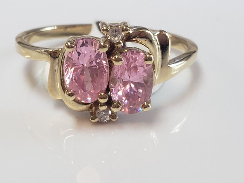 10k Yellow Gokd Pink Cz Ring 2 Grams Size 5.5