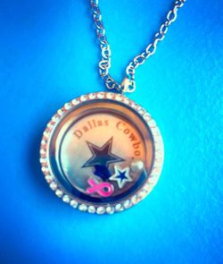 Dallas Cowboys Floating Charm Locket  With Chain 