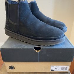 UGG Neumel Chelsea Size 13
