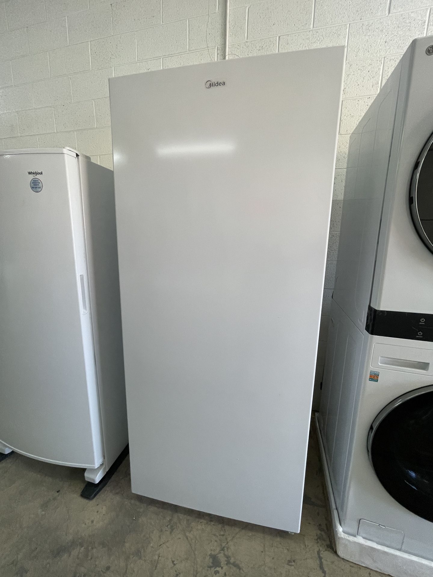 MIDEA 21 cu ft Garage Ready Frost free Convertible Upright Freezer Refrigerator