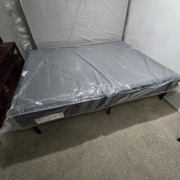 Serta Box Spring New