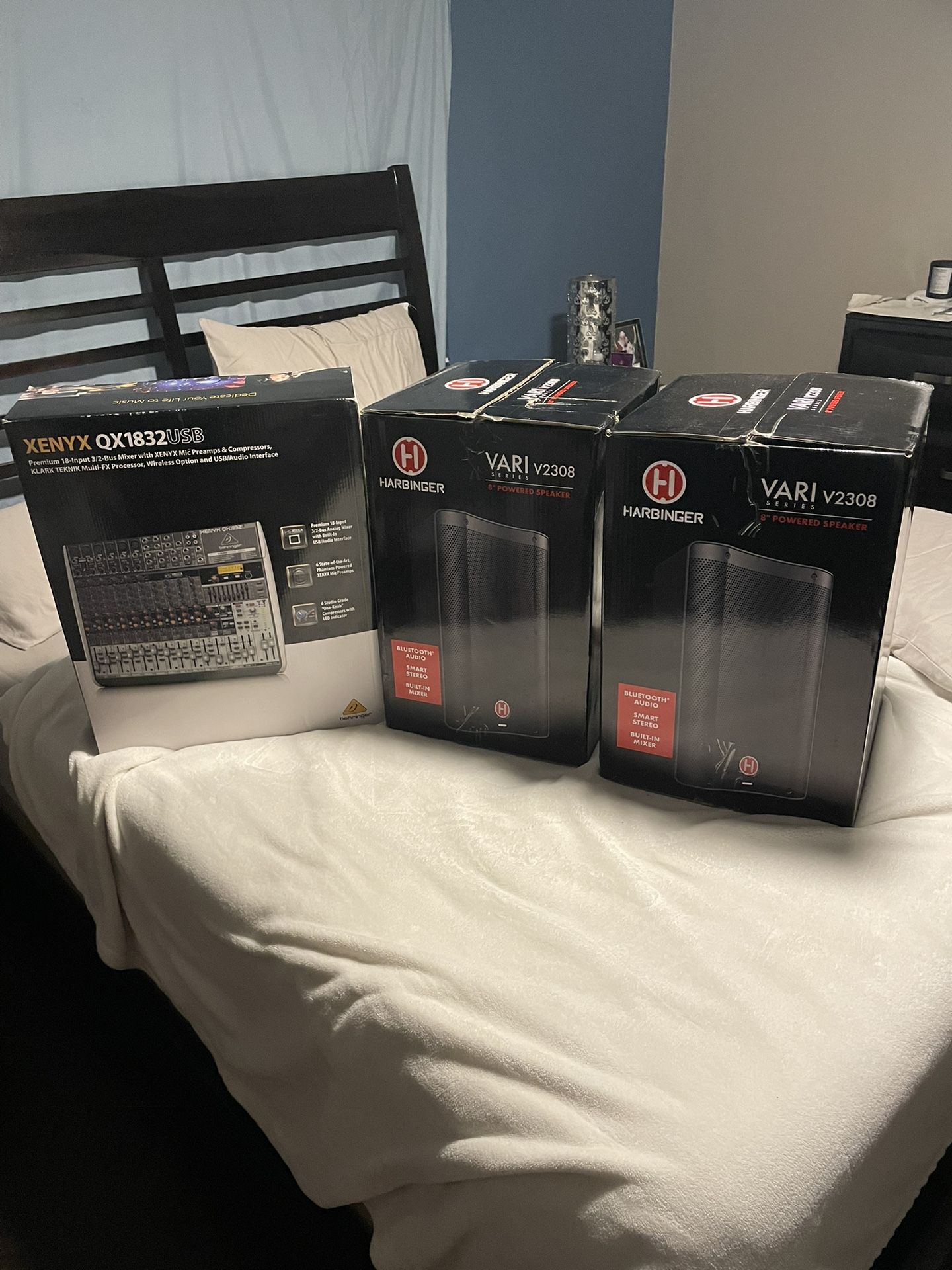 Speakers Ana Mixer