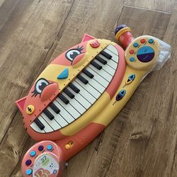 B. Toys Interactive Cat Piano - Meowsic