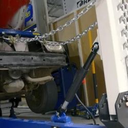 Busco Enderezador o Ojalatero