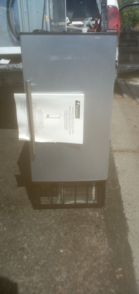 Everstar Ice Maker