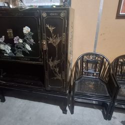 Old hutch bamboo chair