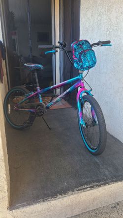 20 inch Girls Bike - Like New Excellent Condition