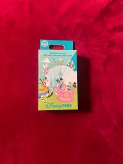Disney Pins Mystery Pin Set