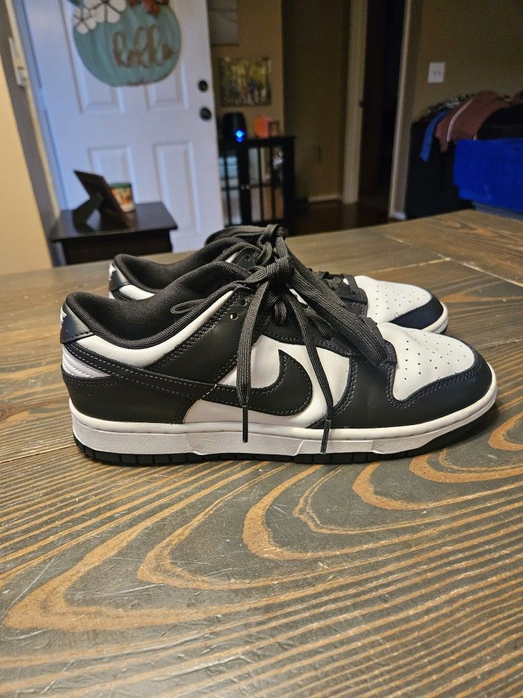 Women's Nike Dunks-Size 9