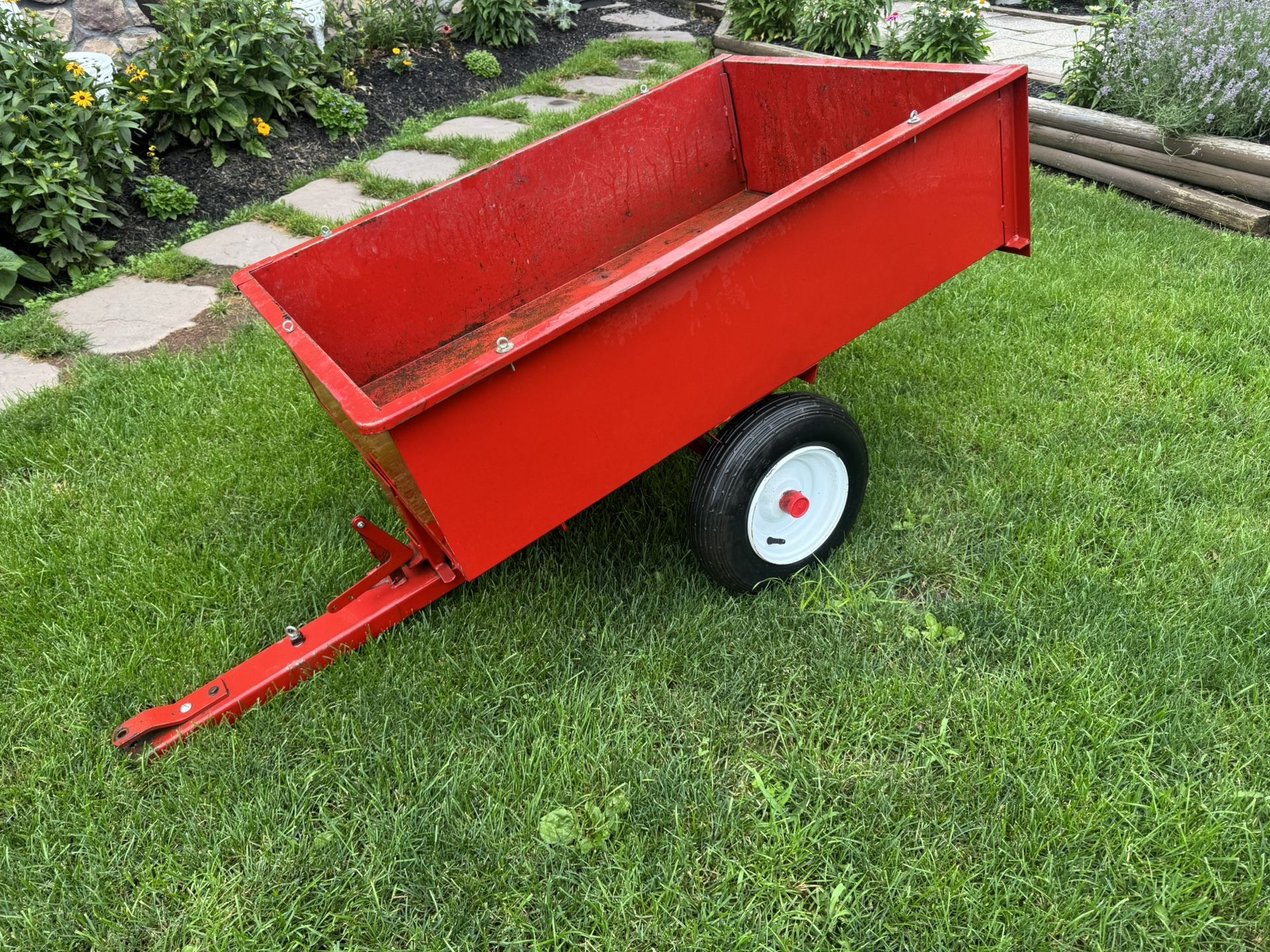 Lawn Dump Cart 10 cu.ft. Heavier Steel Than The  New Ones. Good Tires. Must Pickup
