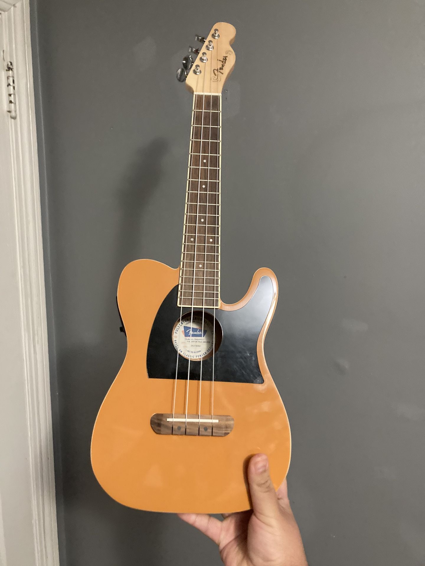Fender Fullerton Telecaster Acoustic-Electric Ukulele Butterscotch Blonde