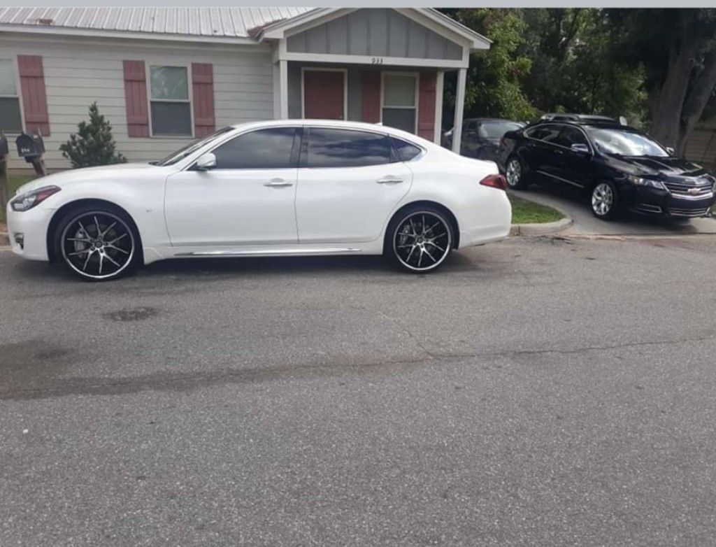 2017 Infiniti Q70l