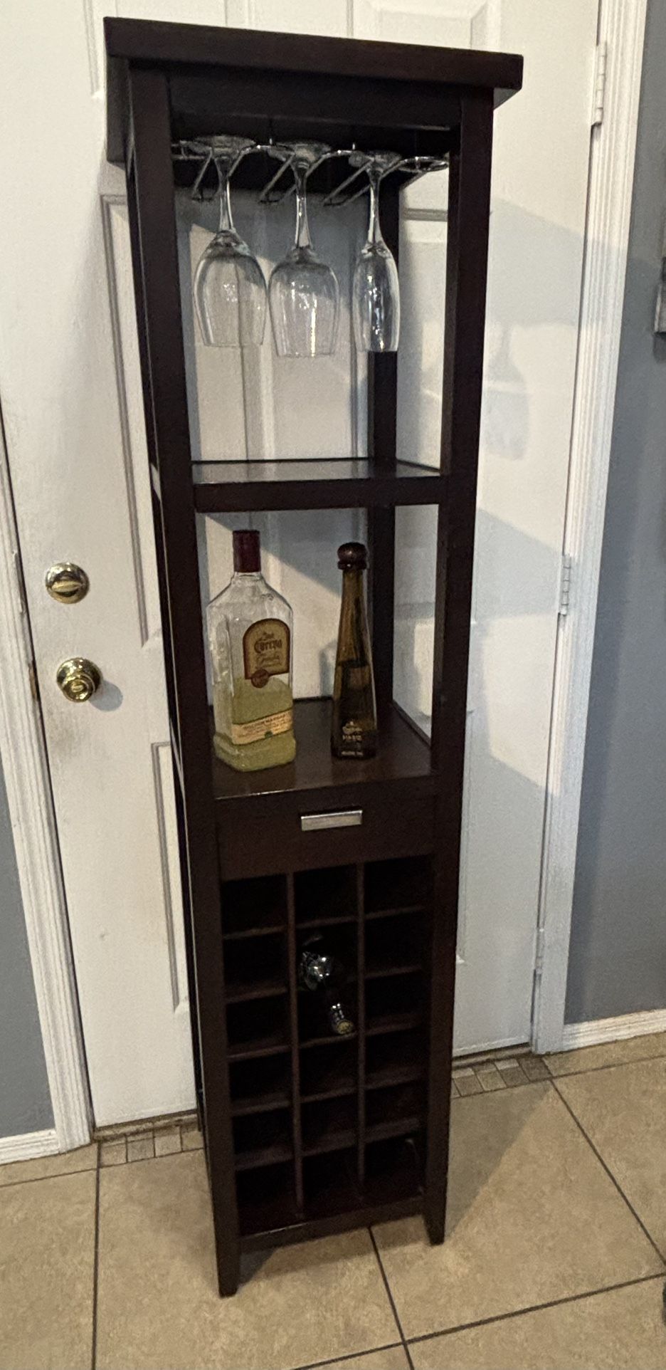 Beautiful Wine, Spirits Rack