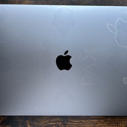 Like New MacBook Pro 13” (2020) – i5 Quad-Core – 8GB RAM – Exellent Condition
