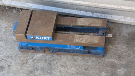 Heavy kurt vise.