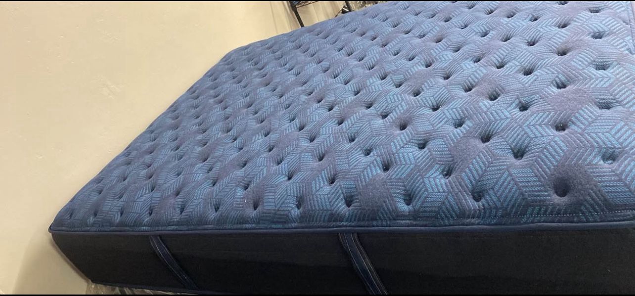 Lovely QUEEN 🌹MATTRESS 🌹AND BOX🌹 SPRING