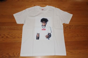 Young boy supreme shirt size M