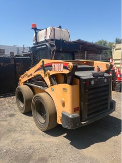 Mustang 2700v skid loader
