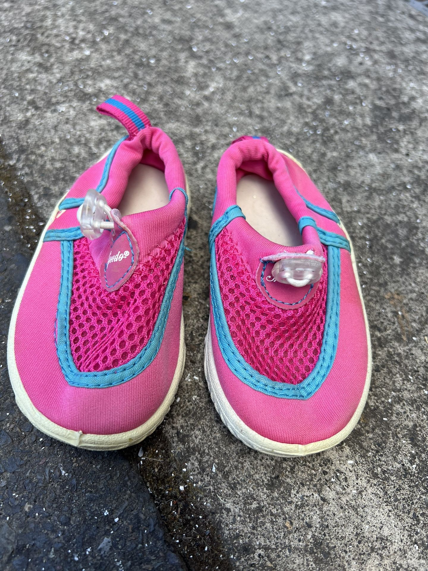 Tiny Water Shoes Size Small