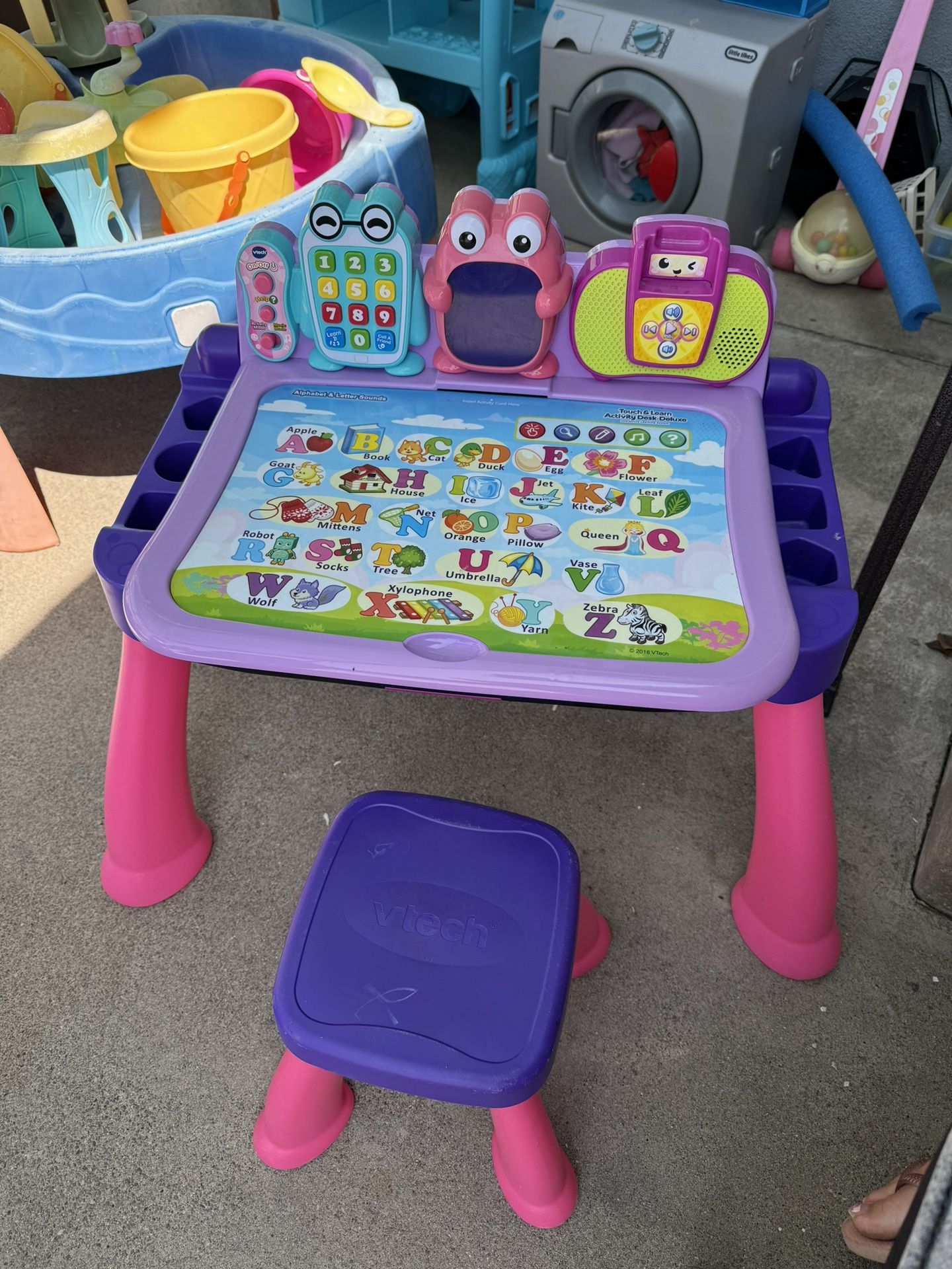 Vtech Girls Desk, Activity Center & Easel