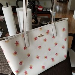 Real Coach Used Purse Great condition Dont Need 