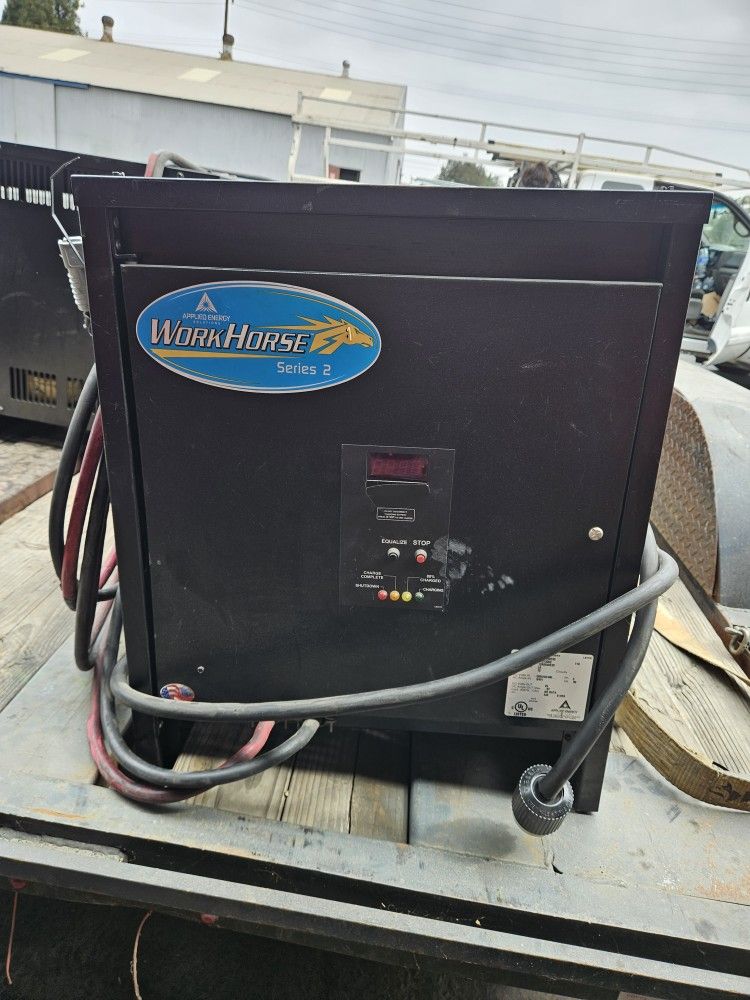 24 Volt Charger Pallet Jack Or Forklift Great Condition