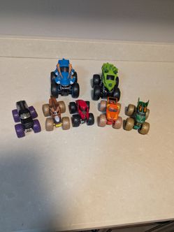 Set of 7 monster trucks