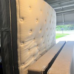 King Bed / Mattress & Box Spring 